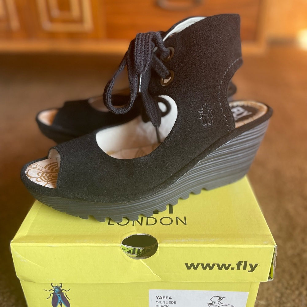 Fly London Yaffa sandal